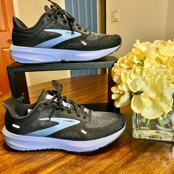 Brooks Women's Launch 9 Black & Purple Low Running Shoes Sneakers Size 8 - Picture 2 of 6